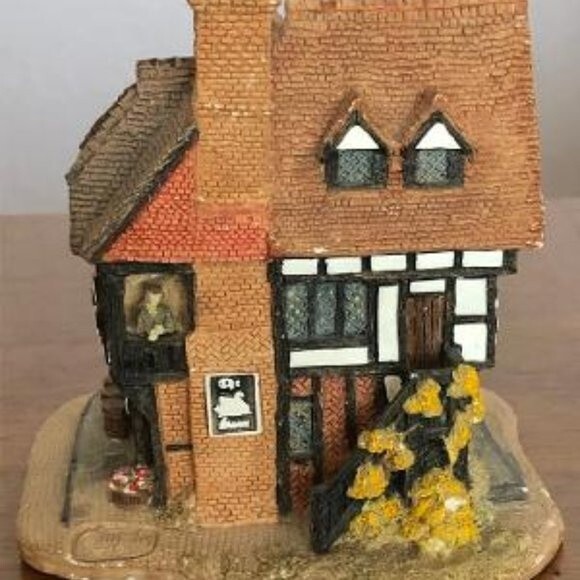 Lilliput Lane Swan Inn Vintage - Picture 6 of 10